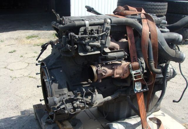 Mercedes-Benz 1820 - Двигатель: фото 5 Mercedes-Benz 1820 - Двигатель: фото 5