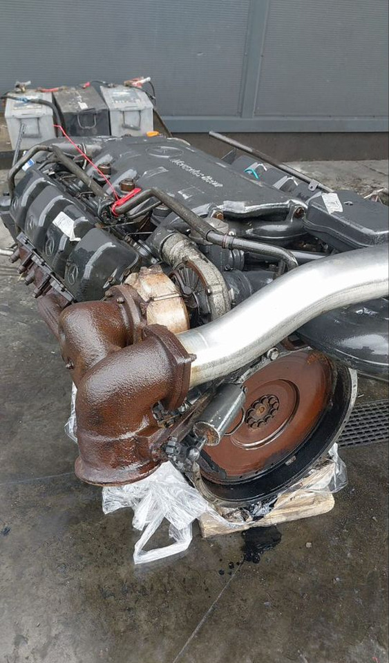 Mercedes-Benz Actros 2511 - Двигатель: фото 2 Mercedes-Benz Actros 2511 - Двигатель: фото 2