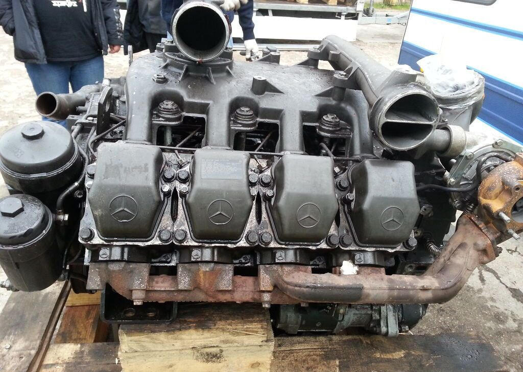 Mercedes-Benz Actros 4141 K - Двигатель: фото 1 Mercedes-Benz Actros 4141 K - Двигатель: фото 1