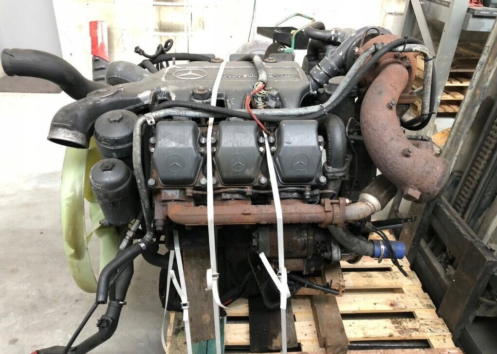 Mercedes-Benz Actros - Двигатель: фото 1 Mercedes-Benz Actros - Двигатель: фото 1