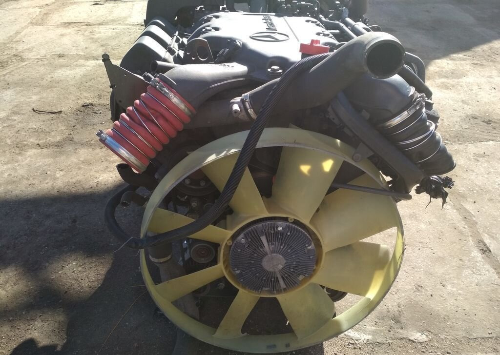 Mercedes-Benz Actros - Двигатель: фото 2 Mercedes-Benz Actros - Двигатель: фото 2