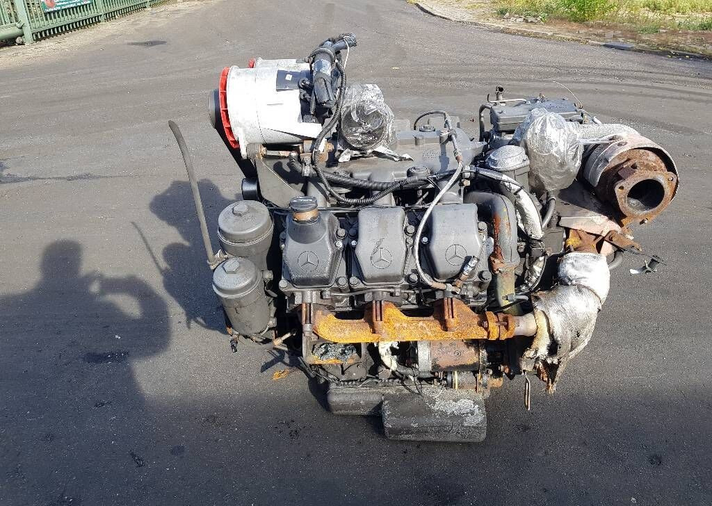 Mercedes-Benz Actros - Двигатель: фото 2 Mercedes-Benz Actros - Двигатель: фото 2