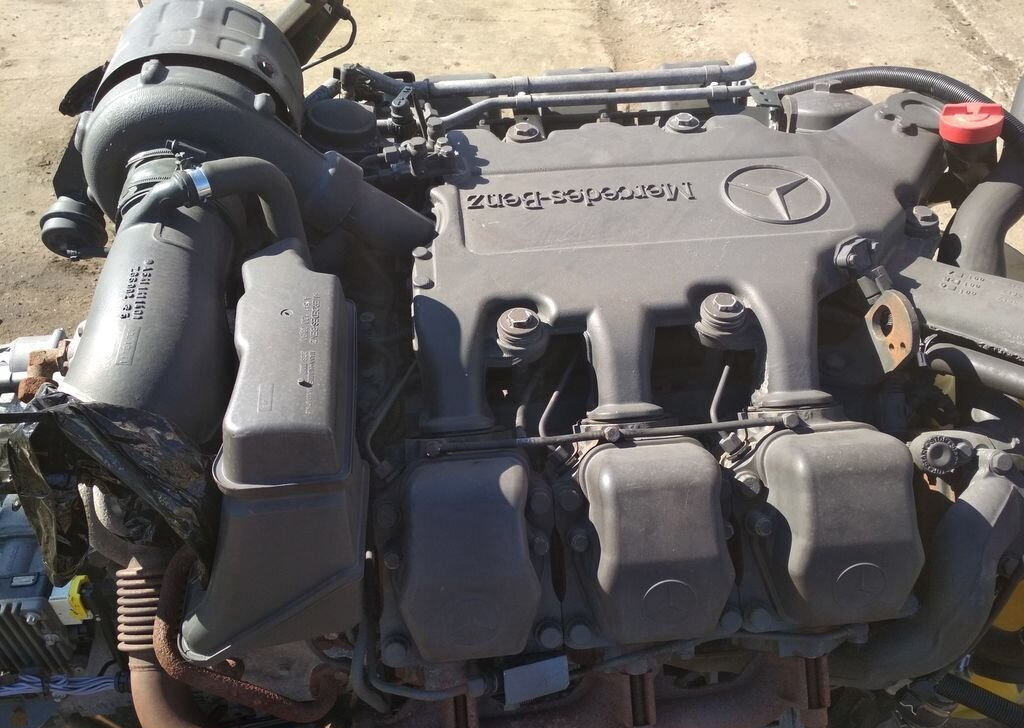 Mercedes-Benz Actros - Двигатель: фото 4 Mercedes-Benz Actros - Двигатель: фото 4