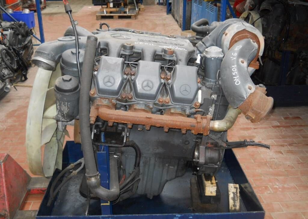 Mercedes-Benz Actros - Двигатель: фото 2 Mercedes-Benz Actros - Двигатель: фото 2
