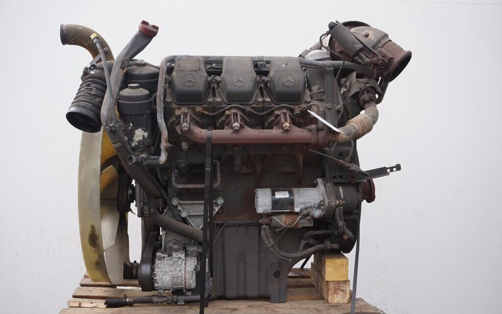 Mercedes-Benz Actros - Двигатель: фото 1 Mercedes-Benz Actros - Двигатель: фото 1