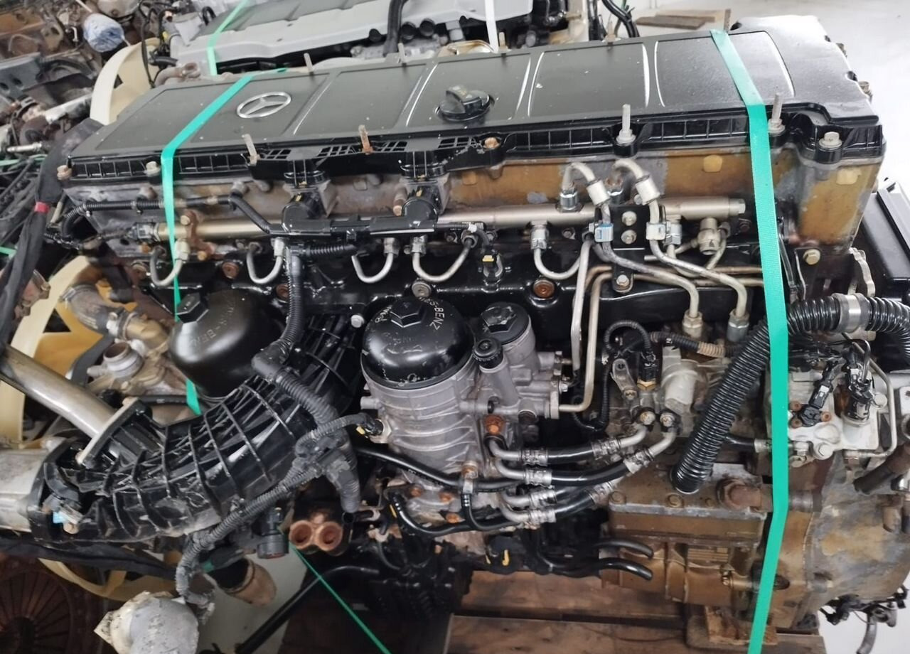 Mercedes-Benz Arocs 3351A - Двигатель: фото 1 Mercedes-Benz Arocs 3351A - Двигатель: фото 1