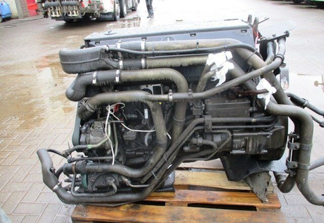 Mercedes-Benz Atego 812 - Двигатель: фото 3 Mercedes-Benz Atego 812 - Двигатель: фото 3