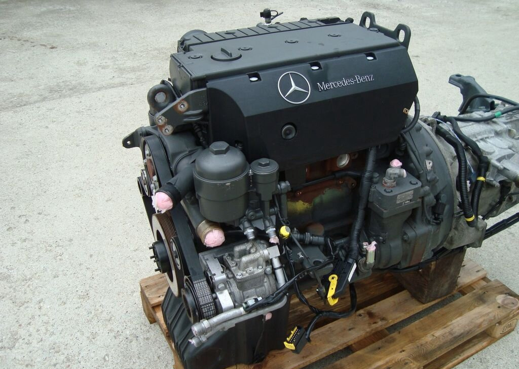 Mercedes-Benz Atego - Двигатель: фото 1 Mercedes-Benz Atego - Двигатель: фото 1