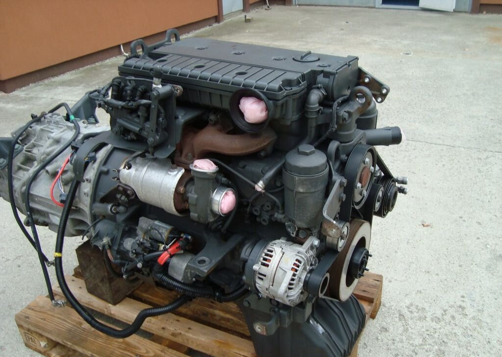 Mercedes-Benz Atego - Двигатель: фото 2 Mercedes-Benz Atego - Двигатель: фото 2