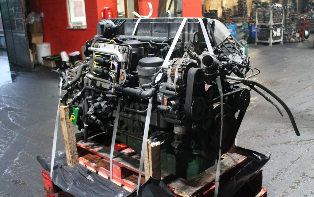 Renault Midliner - Двигатель: фото 2 Renault Midliner - Двигатель: фото 2