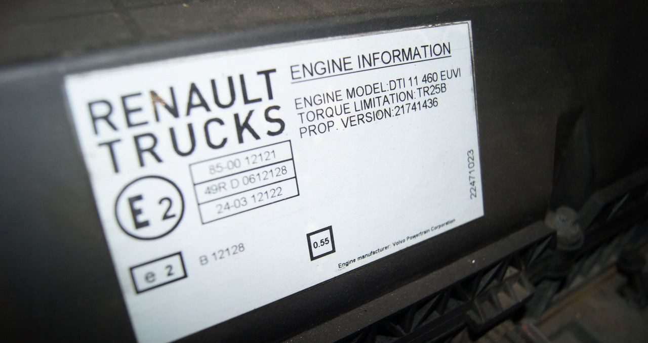 Renault Midliner - Двигатель: фото 2 Renault Midliner - Двигатель: фото 2