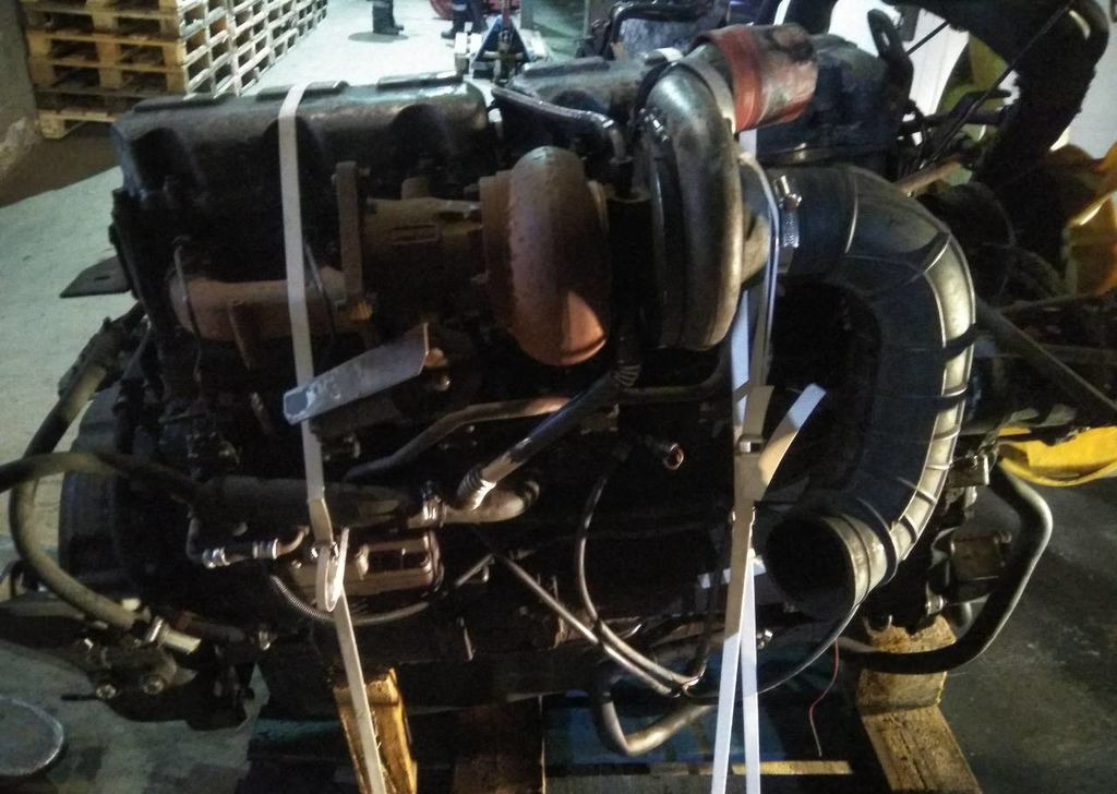 Renault Premium - Двигатель: фото 2 Renault Premium - Двигатель: фото 2