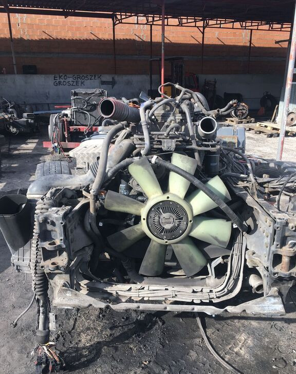 Scania P380 - Двигатель: фото 2 Scania P380 - Двигатель: фото 2