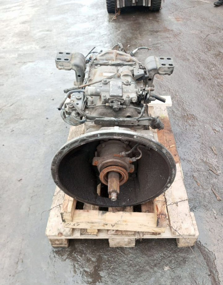 Scania P420 - Коробка передач: фото 4 Scania P420 - Коробка передач: фото 4