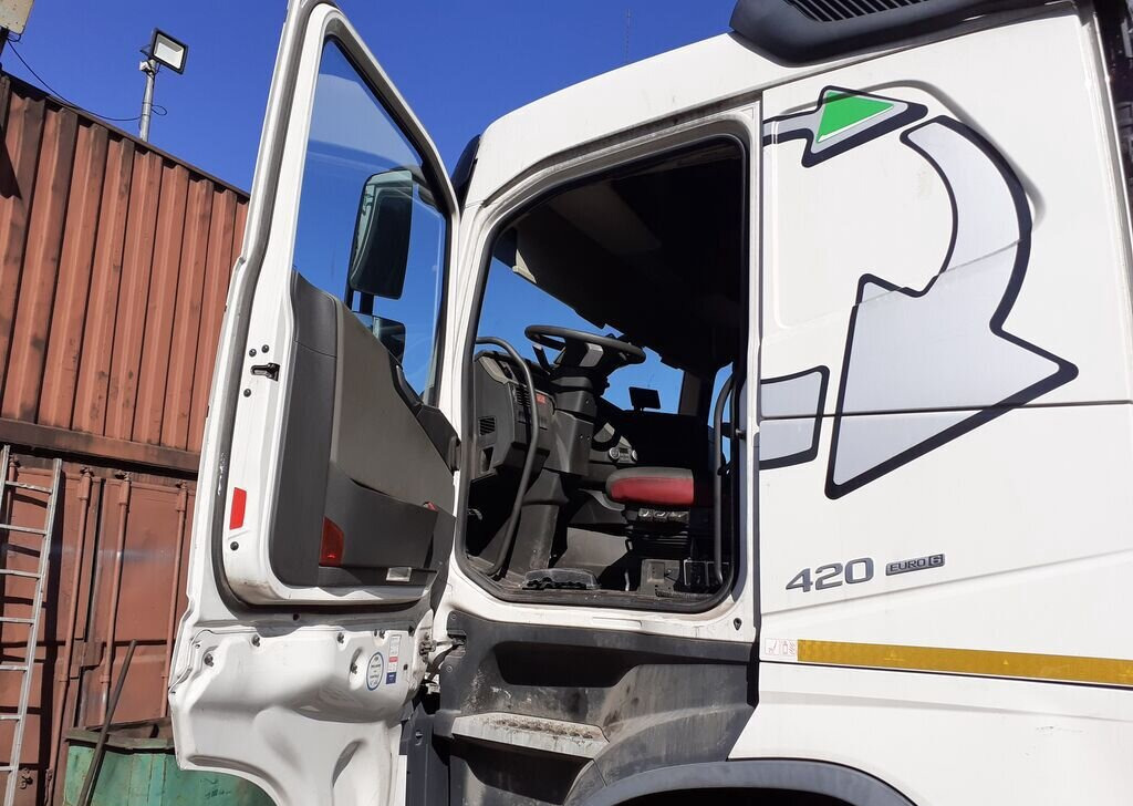 VOLVO - Кабина для Грузовиков: фото 2 VOLVO - Кабина для Грузовиков: фото 2