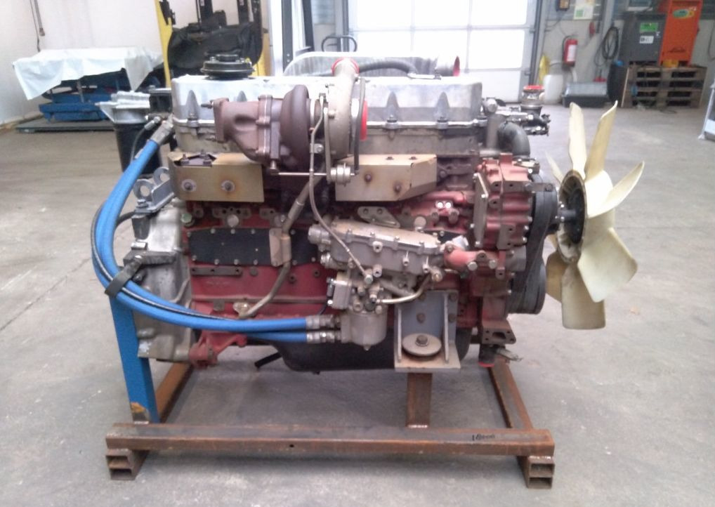 Volvo EC210CL - Двигатель: фото 2 Volvo EC210CL - Двигатель: фото 2