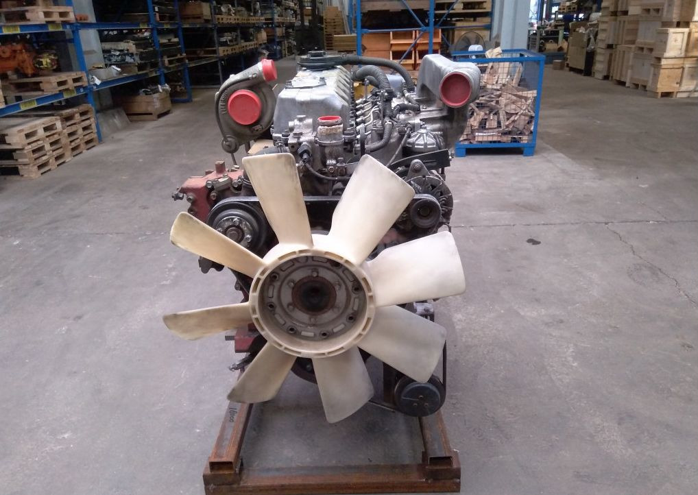 Volvo EC210CL - Двигатель: фото 1 Volvo EC210CL - Двигатель: фото 1