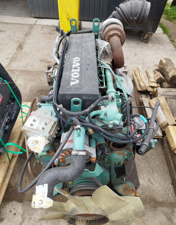 Volvo FL 210 - Двигатель: фото 1 Volvo FL 210 - Двигатель: фото 1