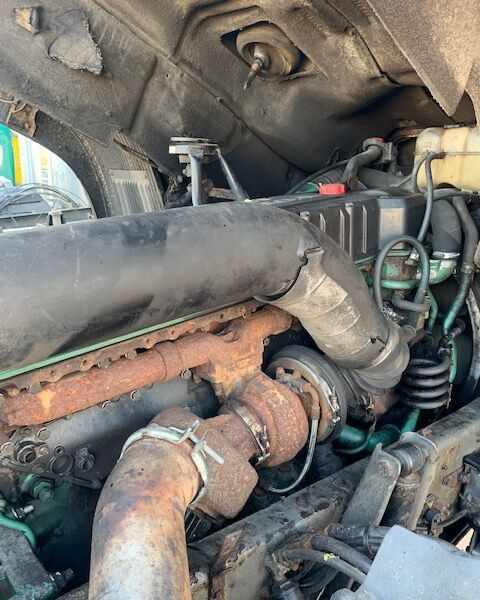 Volvo FL - Двигатель: фото 1 Volvo FL - Двигатель: фото 1