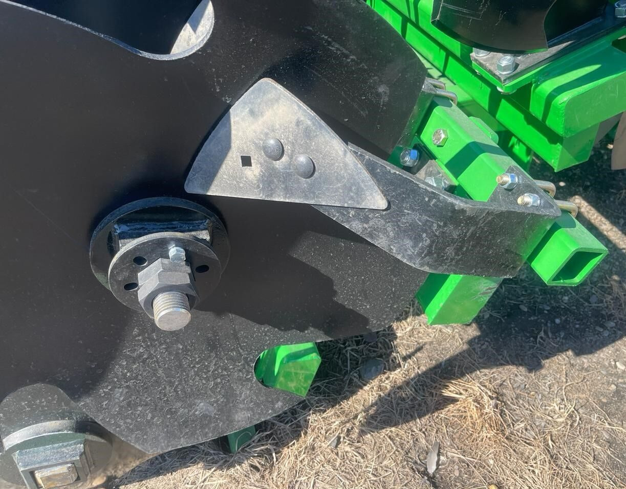 Борона дисковая V-образная 1BZ-5,3 - Техника для обработки почвы: фото 2 Борона дисковая V-образная 1BZ-5,3 - Техника для обработки почвы: фото 2