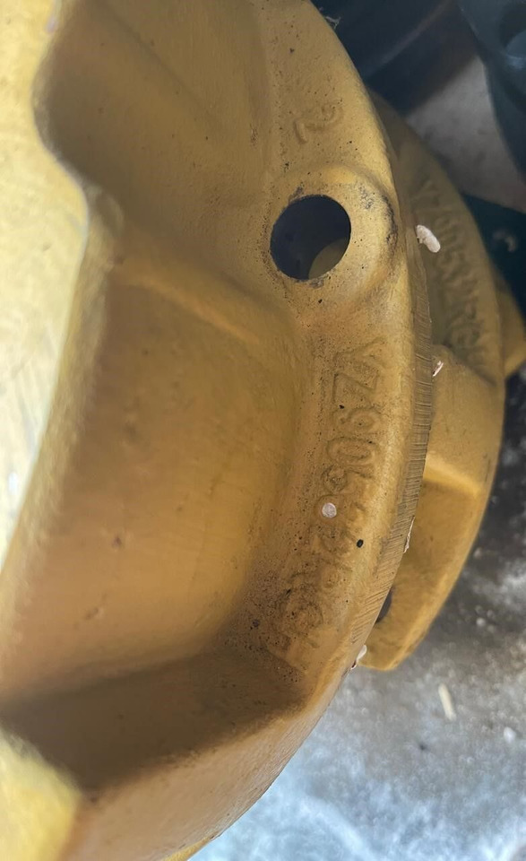 YZ90532 Корпус тормозов трактора John Deere - Детали тормозной системы для Тракторов: фото 3 YZ90532 Корпус тормозов трактора John Deere - Детали тормозной системы для Тракторов: фото 3