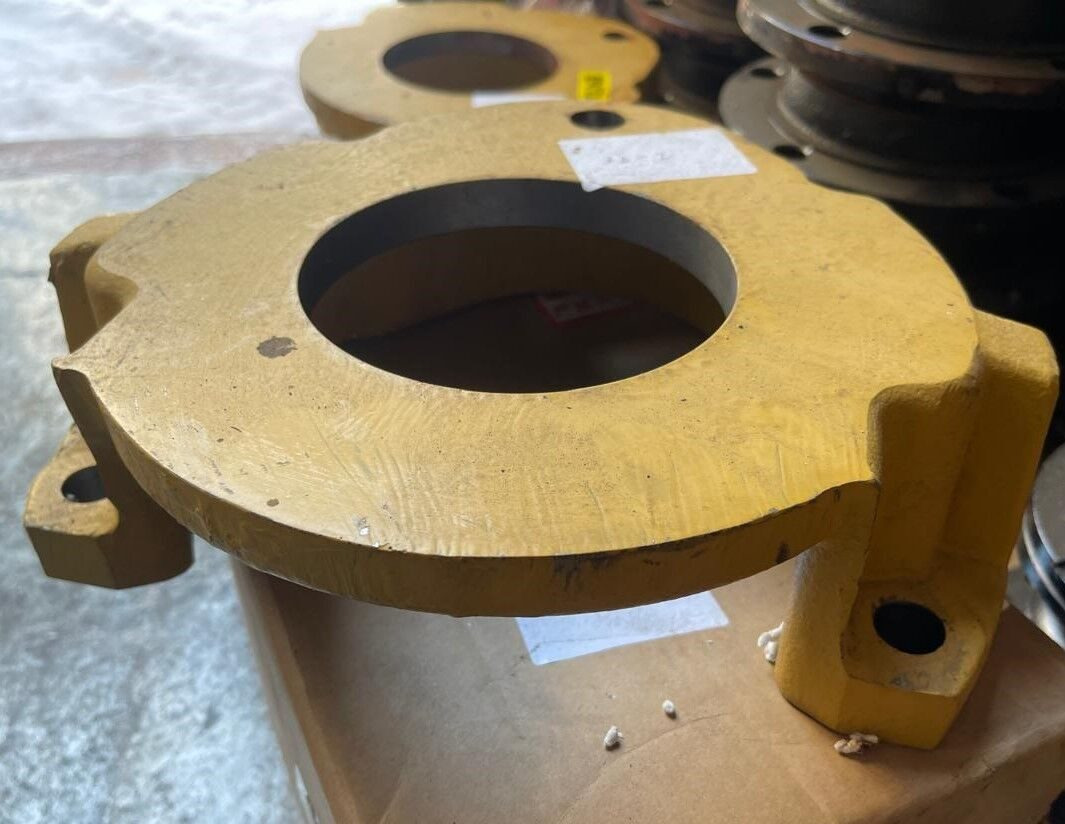 YZ90532 Корпус тормозов трактора John Deere - Детали тормозной системы для Тракторов: фото 2 YZ90532 Корпус тормозов трактора John Deere - Детали тормозной системы для Тракторов: фото 2