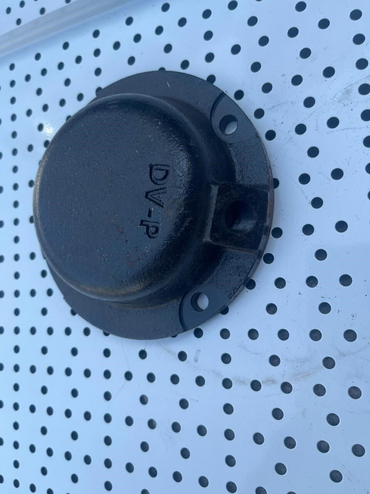 102.02.00.103 Крышка катка - Запчасти для Комбайнов: фото 1 102.02.00.103 Крышка катка - Запчасти для Комбайнов: фото 1