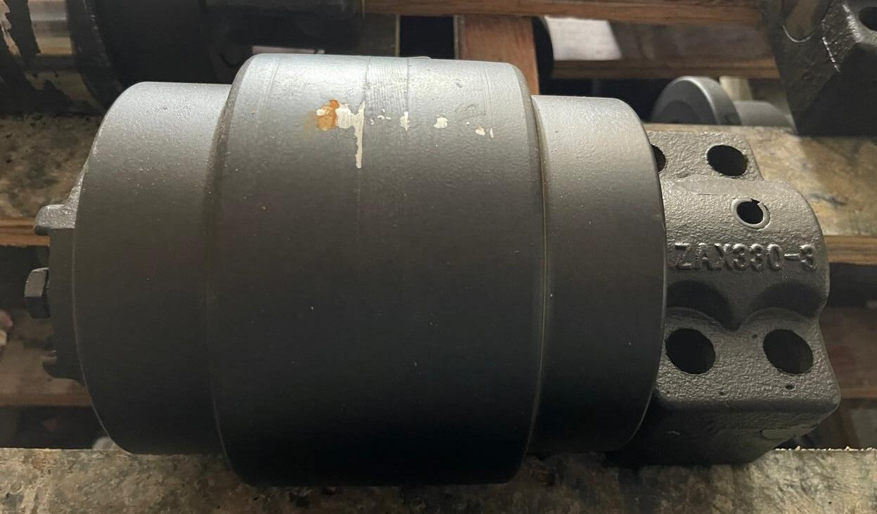 9245117 Верхний ролик / каток поддерживающий - Запчасти для Экскаваторов: фото 1 9245117 Верхний ролик / каток поддерживающий - Запчасти для Экскаваторов: фото 1