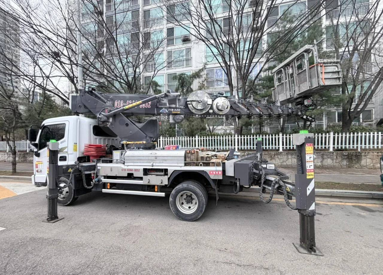 Автовышку Hansin HS 320 продаю. - Автовышка: фото 2 Автовышку Hansin HS 320 продаю. - Автовышка: фото 2