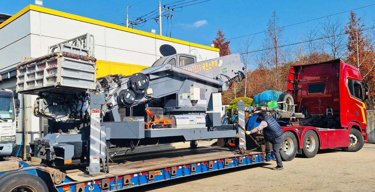 Автовышка Автовышку Horyong SKY 380 SQ продаю. В наличии: фото 9