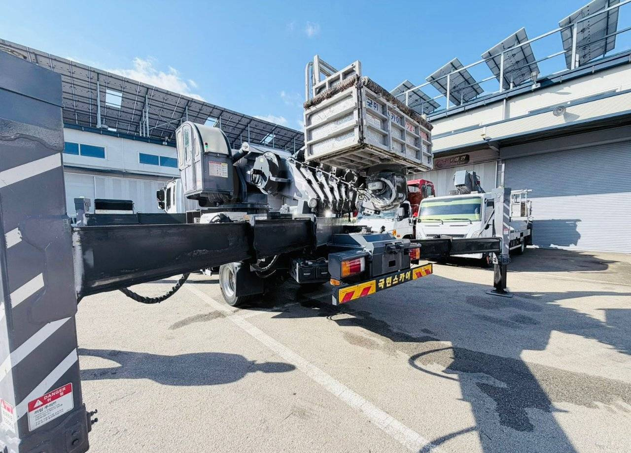 Автовышка Автовышку Horyong SKY 380 SQ продаю. В наличии: фото 17