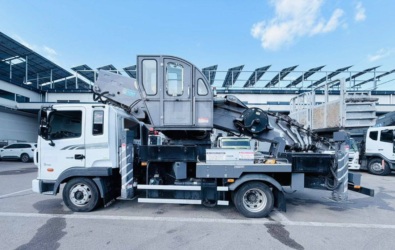 Автовышка Автовышку Horyong SKY 380 SQ продаю. В наличии: фото 16