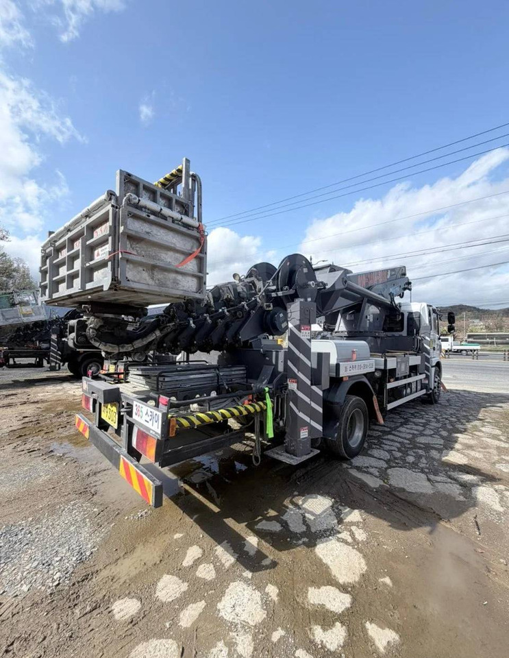 Автовышку Horyong SKY 450 продаю. - Автовышка: фото 3 Автовышку Horyong SKY 450 продаю. - Автовышка: фото 3