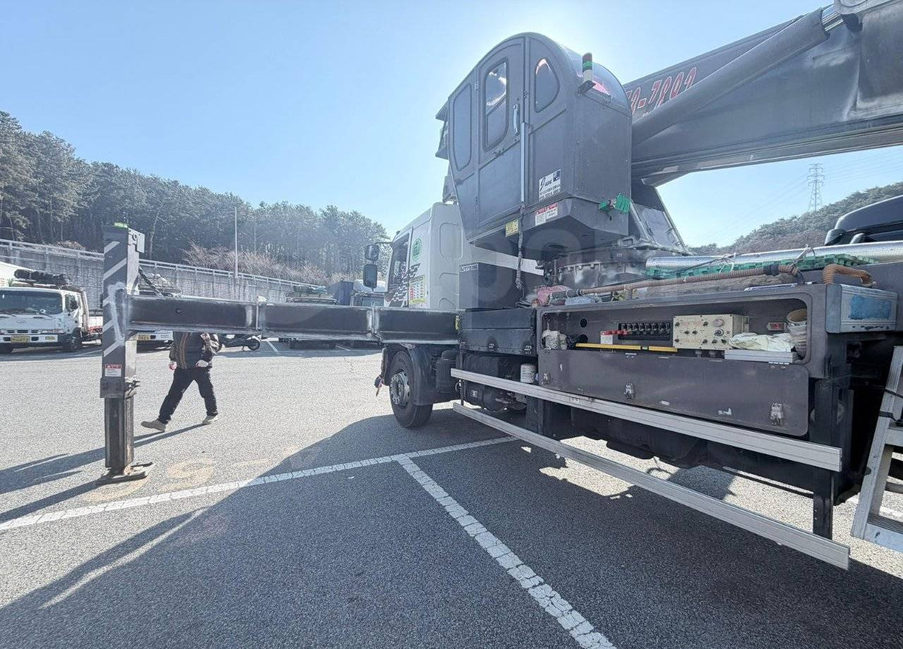 Автовышка Автовышку Horyong SKY 500 VP продаю. В наличии: фото 9