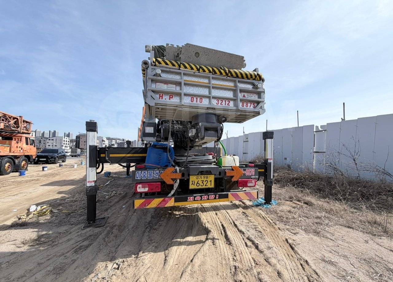 Автовышку Horyong SKY 540 Q продаю. - Автовышка: фото 3 Автовышку Horyong SKY 540 Q продаю. - Автовышка: фото 3