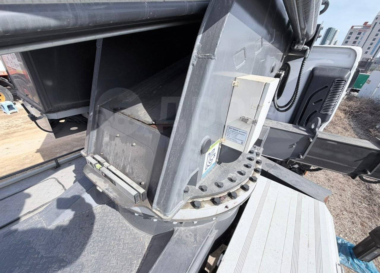 Автовышку Horyong SKY 540 Q продаю. - Автовышка: фото 4 Автовышку Horyong SKY 540 Q продаю. - Автовышка: фото 4