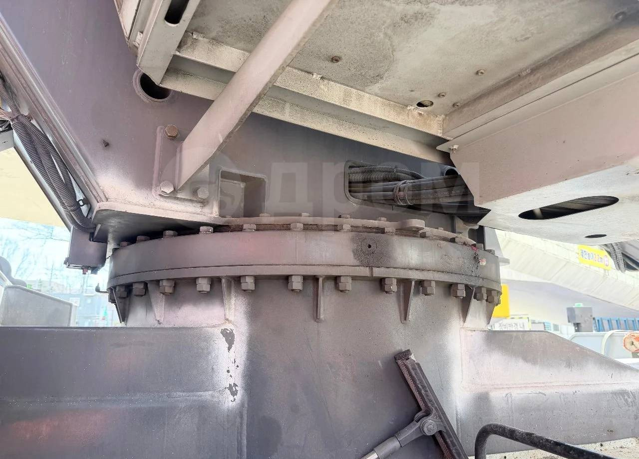 Автовышку Horyong SKY 540 VP продаю. - Автовышка: фото 3 Автовышку Horyong SKY 540 VP продаю. - Автовышка: фото 3