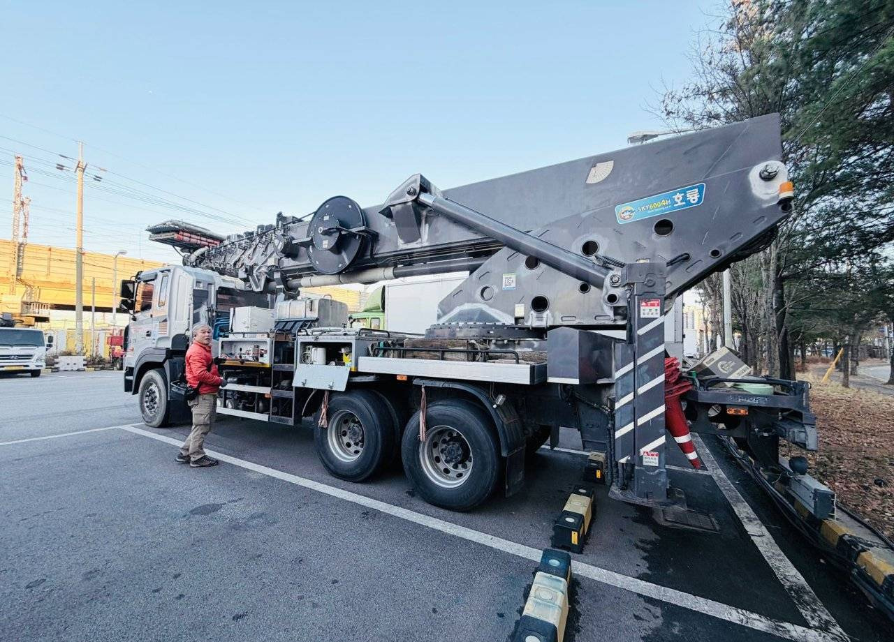 Автовышку Horyong SKY 600 4H продаю. В наличии - Автовышка: фото 3 Автовышку Horyong SKY 600 4H продаю. В наличии - Автовышка: фото 3