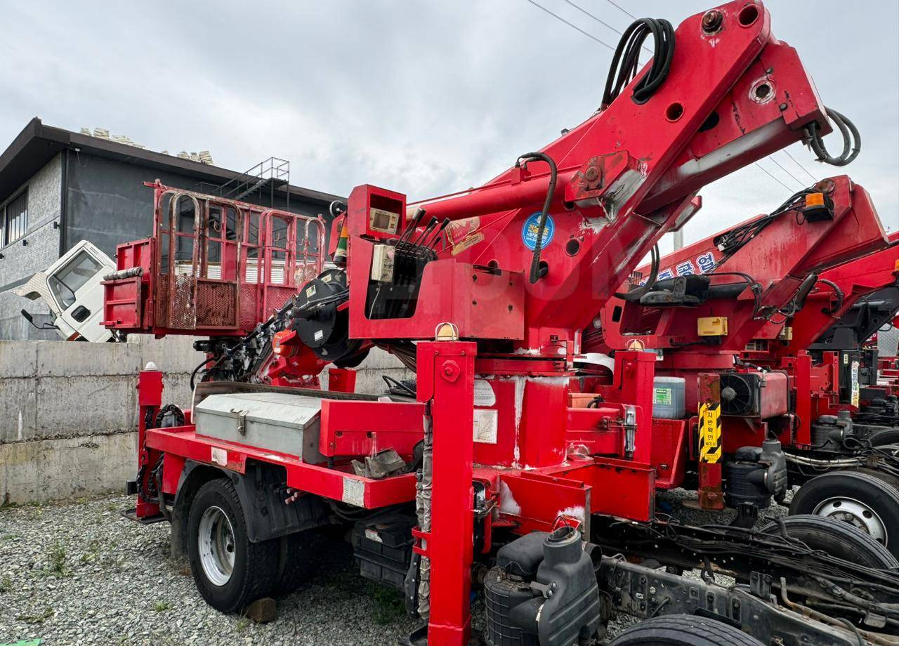 Автовышку Jinwoo-260 продаю. В наличии - Автовышка: фото 1 Автовышку Jinwoo-260 продаю. В наличии - Автовышка: фото 1