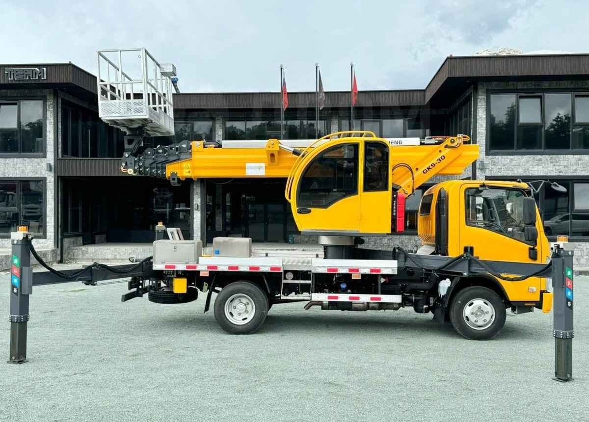 Isuzu Elf - Автовышка: фото 1 Isuzu Elf - Автовышка: фото 1