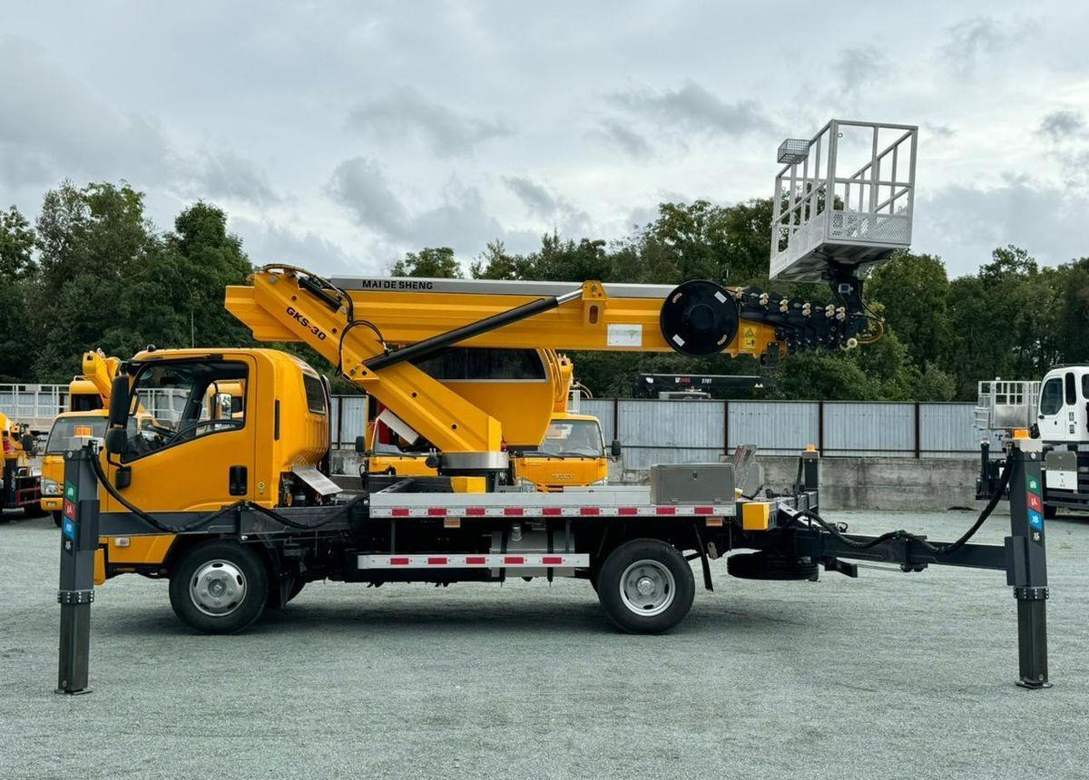 Isuzu Elf - Автовышка: фото 2 Isuzu Elf - Автовышка: фото 2