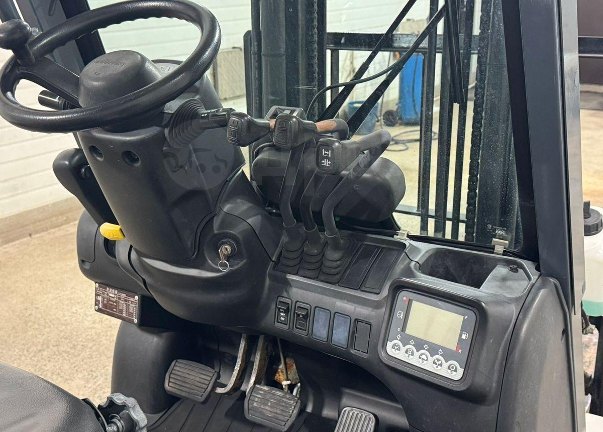 Вилочный погрузчик Unicarriers FGE15T5: фото 10