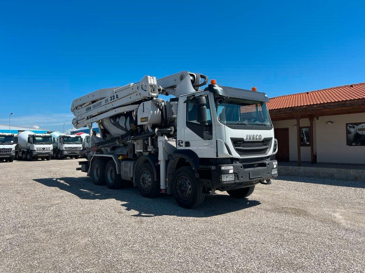 Iveco TRAKKER 500 CIFA MAGNUM MK32L - Автобетононасос: фото 1 Iveco TRAKKER 500 CIFA MAGNUM MK32L - Автобетононасос: фото 1