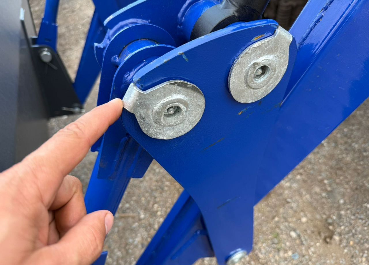 Агромаш-комплект ПКУ-0.8 - Фронтальный погрузчик для трактора: фото 4 Агромаш-комплект ПКУ-0.8 - Фронтальный погрузчик для трактора: фото 4