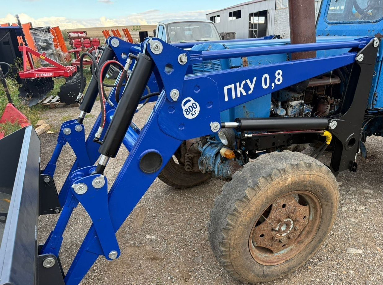 Агромаш-комплект ПКУ-0.8 - Фронтальный погрузчик для трактора: фото 2 Агромаш-комплект ПКУ-0.8 - Фронтальный погрузчик для трактора: фото 2