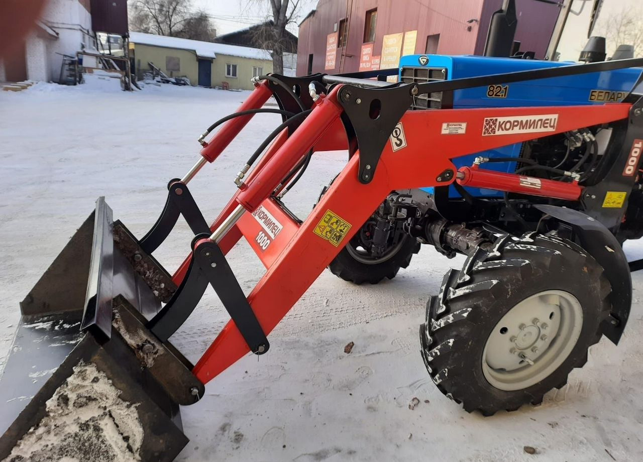 Кормилец 1000 - Фронтальный погрузчик для трактора: фото 2 Кормилец 1000 - Фронтальный погрузчик для трактора: фото 2