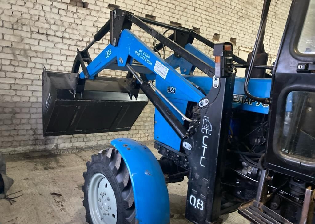 СибТрансСнаб ПКУ-0,9 - Фронтальный погрузчик для трактора: фото 2 СибТрансСнаб ПКУ-0,9 - Фронтальный погрузчик для трактора: фото 2