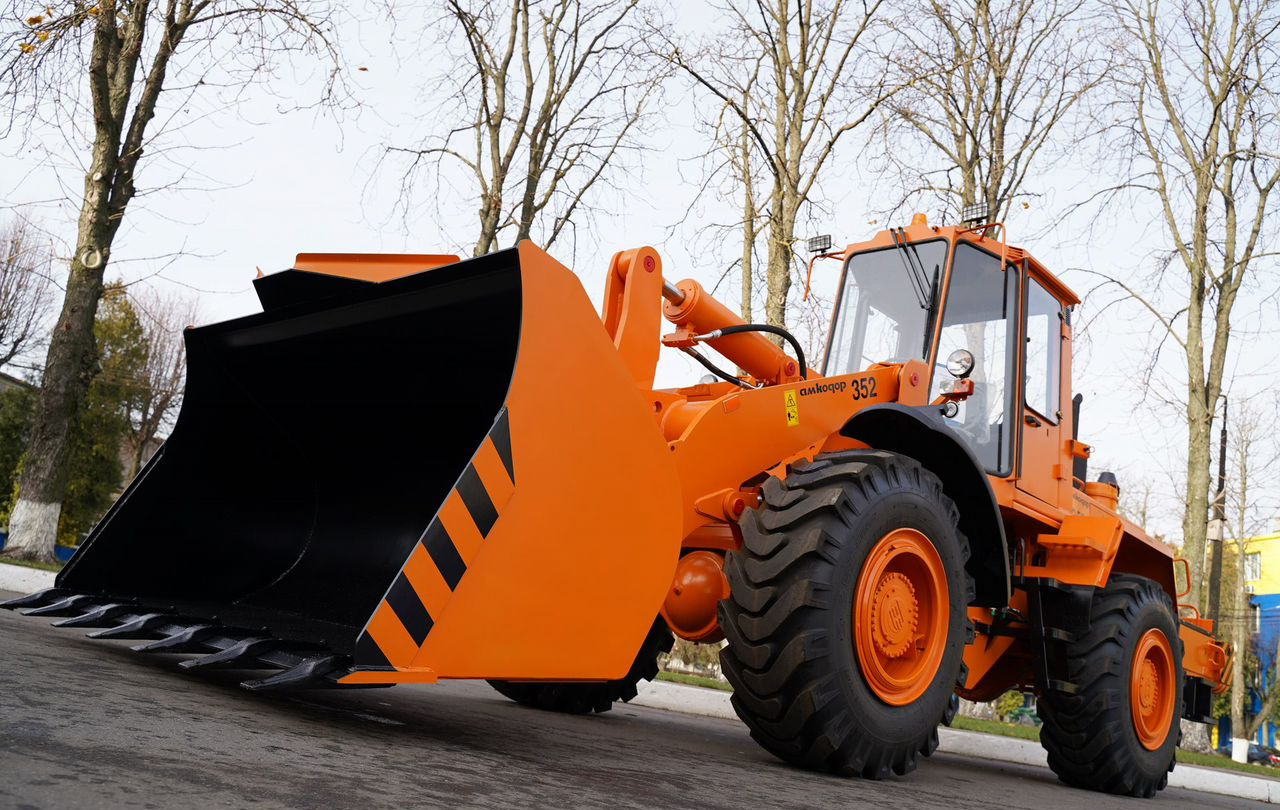 Амкодор 352 - Фронтальный погрузчик: фото 4 Амкодор 352 - Фронтальный погрузчик: фото 4