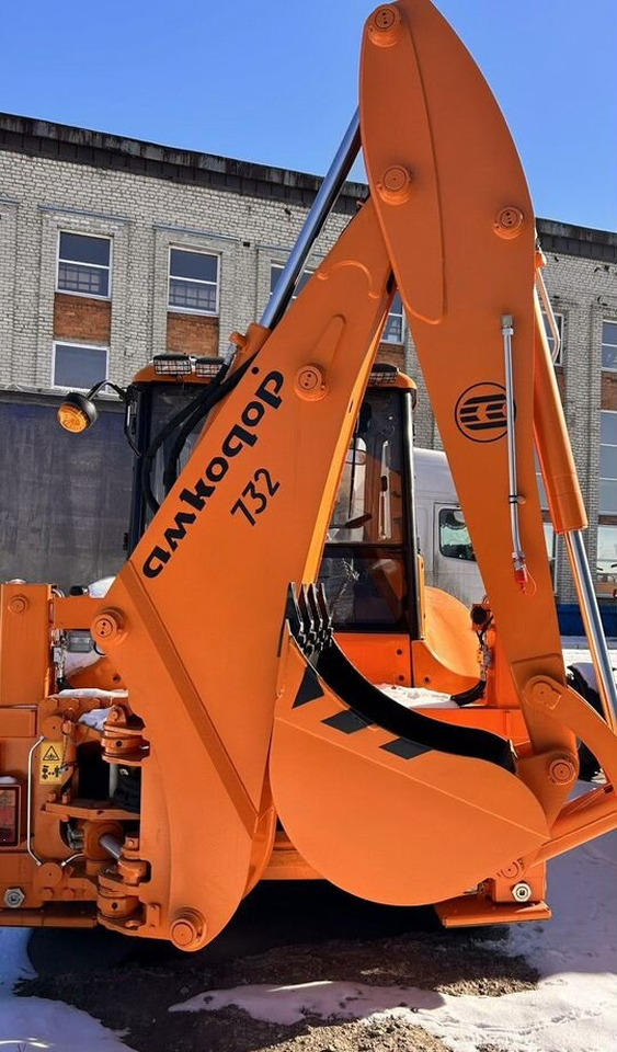 Амкодор 732-02 - Экскаватор-погрузчик: фото 2 Амкодор 732-02 - Экскаватор-погрузчик: фото 2