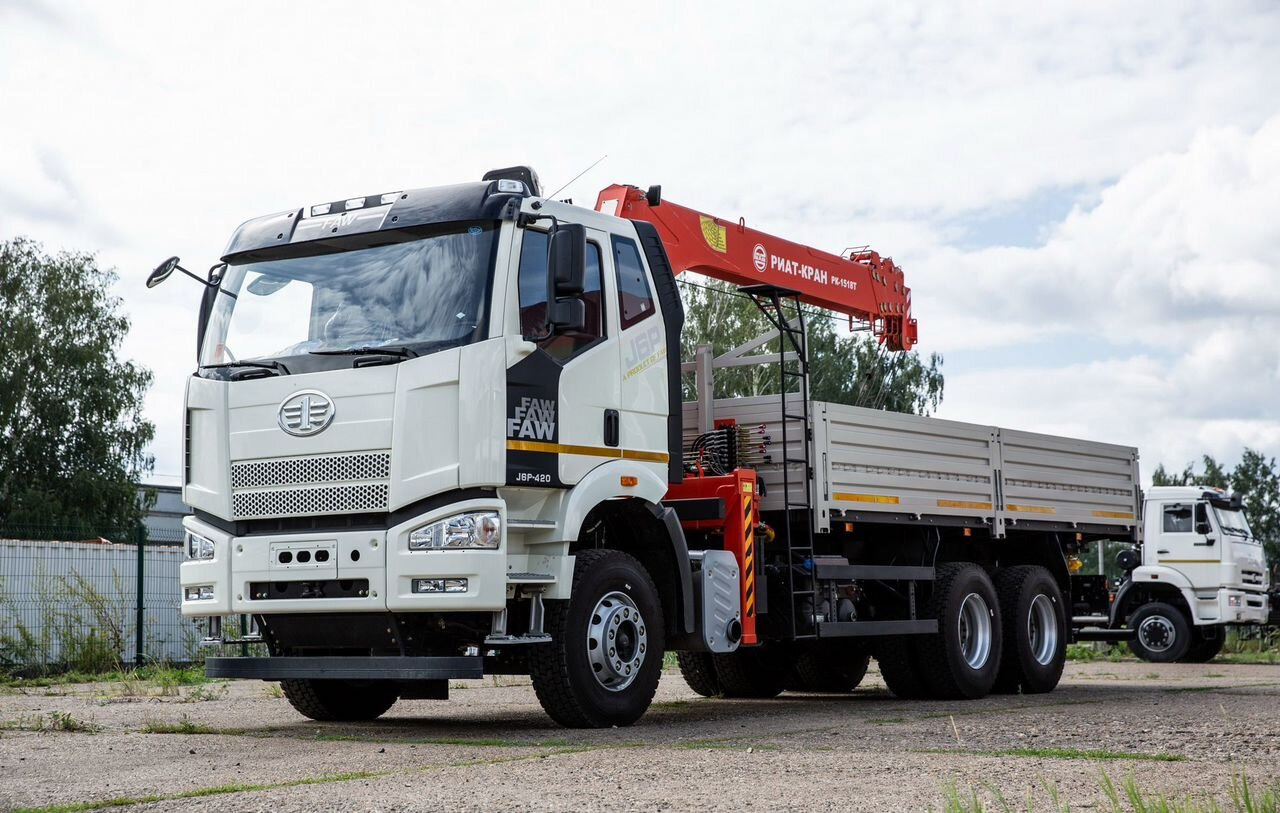 FAW 3250 - Бортовой грузовик/ Платформа, Автоманипулятор: фото 1 FAW 3250 - Бортовой грузовик/ Платформа, Автоманипулятор: фото 1